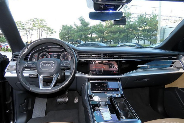 2021 Audi Q8 с пробегом 89 369 км
