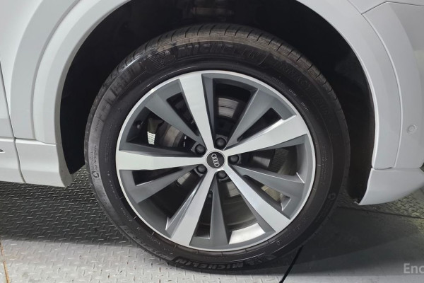 2022 Audi Q8 с пробегом 149 460 км