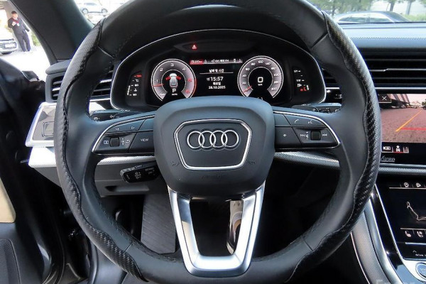 2021 Audi Q8 с пробегом 89 369 км