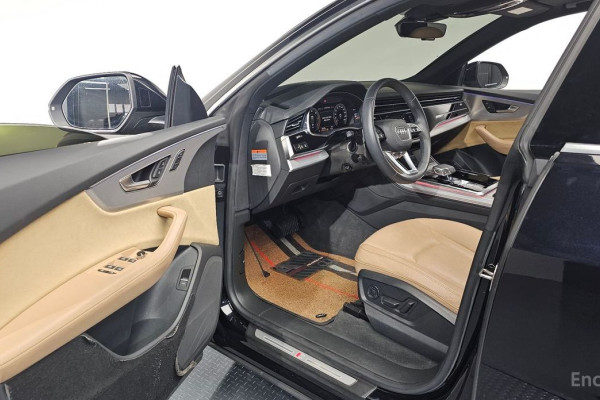 2020 Audi Q8 с пробегом 68 578 км