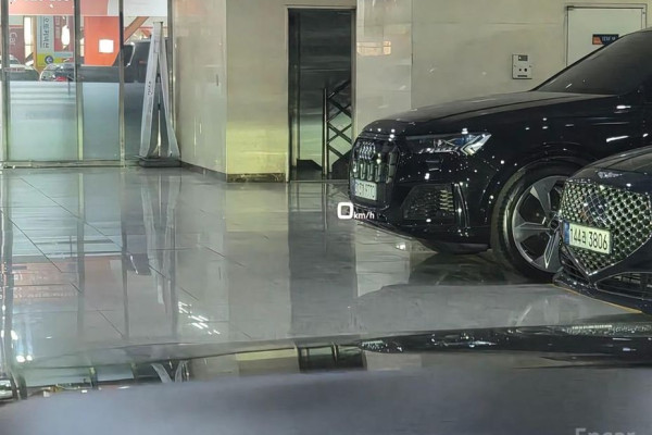 2021 Audi Q8 с пробегом 105 189 км