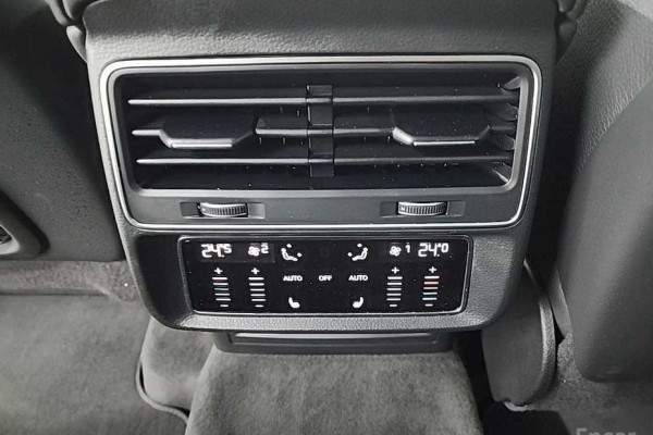 2021 Audi Q8 с пробегом 121 445 км