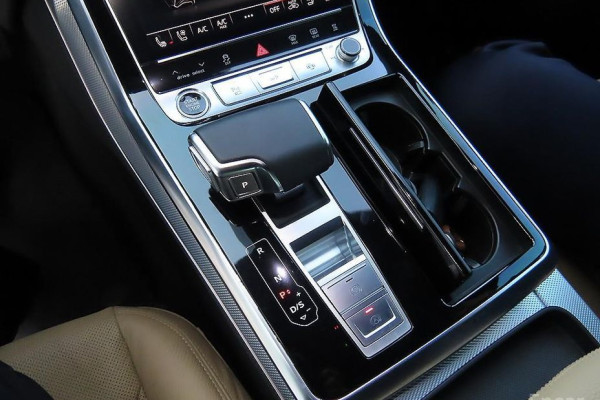 2021 Audi Q8 с пробегом 89 369 км