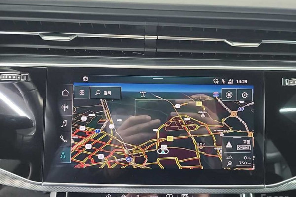 2021 Audi Q8 с пробегом 121 445 км