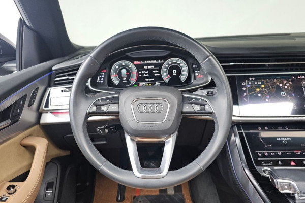 2020 Audi Q8 с пробегом 68 578 км