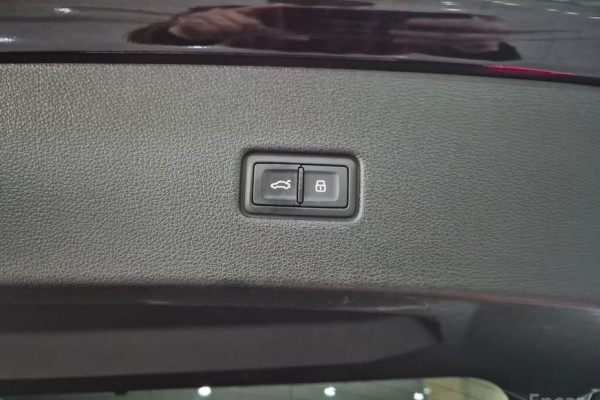 2021 Audi Q8 с пробегом 105 189 км