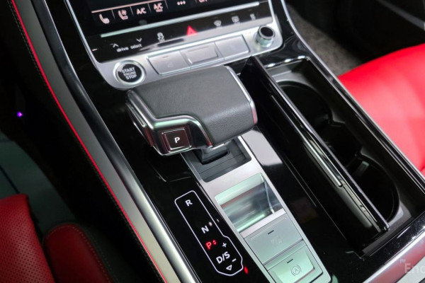 2023 Audi Q8 с пробегом 41 229 км