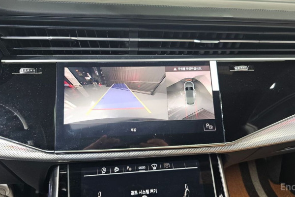 2020 Audi Q8 с пробегом 68 578 км