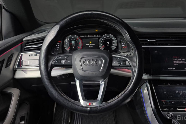 2022 Audi Q8 с пробегом 149 460 км