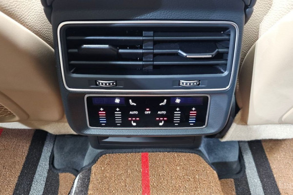 2020 Audi Q8 с пробегом 68 578 км