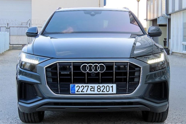 2021 Audi Q8 с пробегом 89 369 км