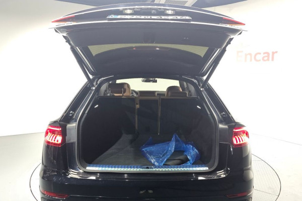 2020 Audi Q8 с пробегом 68 578 км