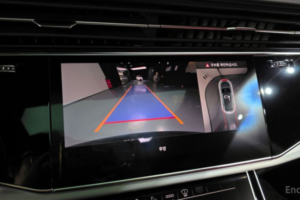 2023 Audi Q8 с пробегом 41 229 км