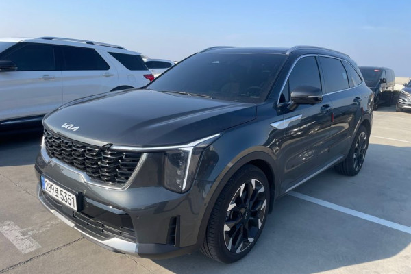 2025 Kia Sorento с пробегом 13 601 км
