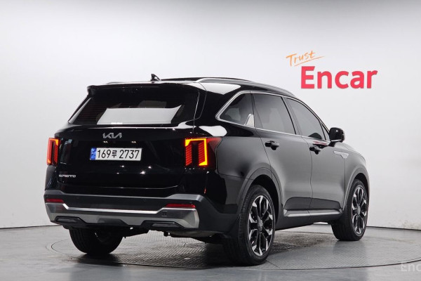 2023 Kia Sorento с пробегом 25 840 км