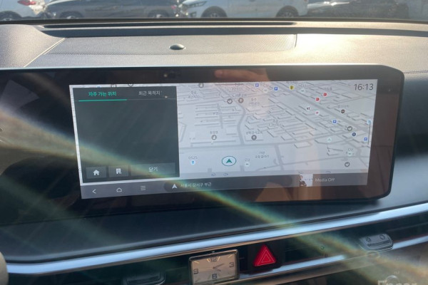 2025 Kia Sorento с пробегом 13 601 км