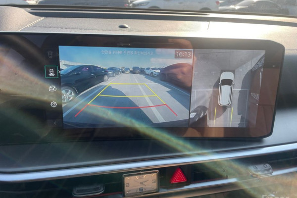 2025 Kia Sorento с пробегом 13 601 км