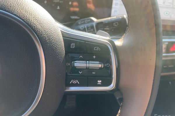 2025 Kia Sorento с пробегом 13 601 км