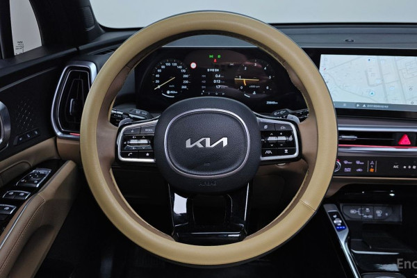 2023 Kia Sorento с пробегом 25 840 км