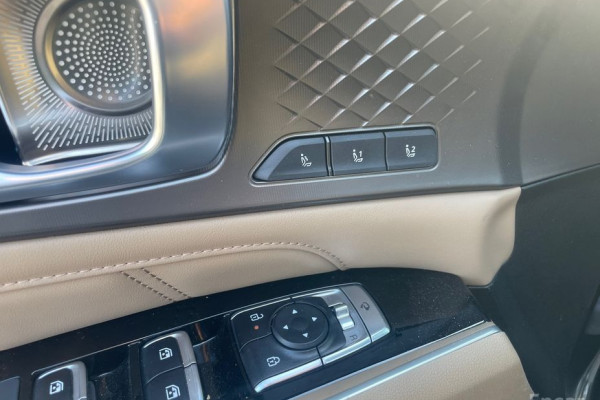 2025 Kia Sorento с пробегом 13 601 км