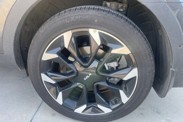 2025 Kia Sorento с пробегом 13 601 км