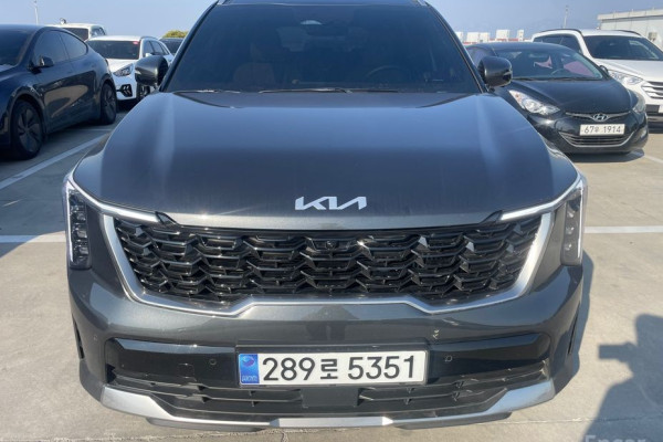 2025 Kia Sorento с пробегом 13 601 км