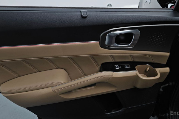 2023 Kia Sorento с пробегом 25 840 км