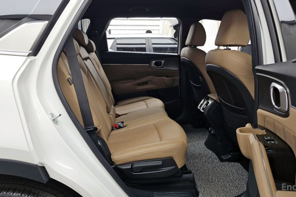 2024 Kia Sorento с пробегом 3 991 км