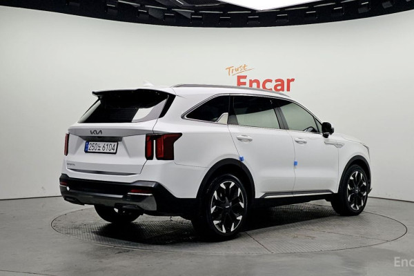 2024 Kia Sorento с пробегом 14 046 км