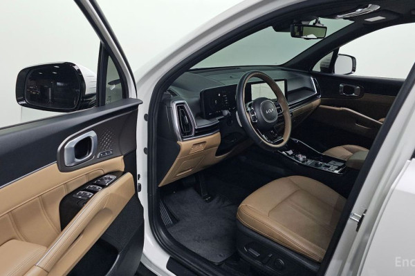 2024 Kia Sorento с пробегом 14 046 км