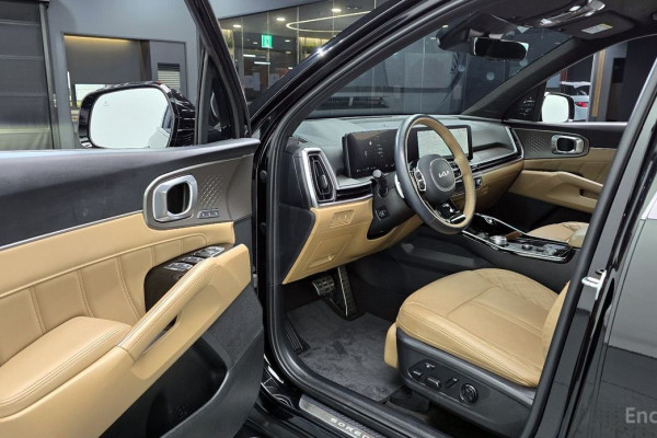 2023 Kia Sorento с пробегом 17 019 км