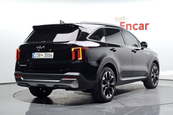 2023 Kia Sorento с пробегом 31 586 км