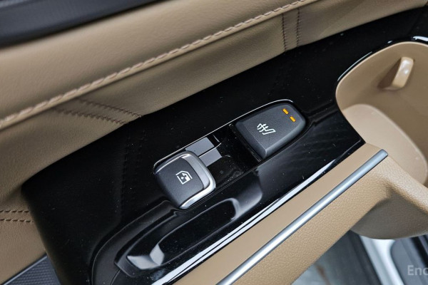 2024 Kia Sorento с пробегом 14 046 км