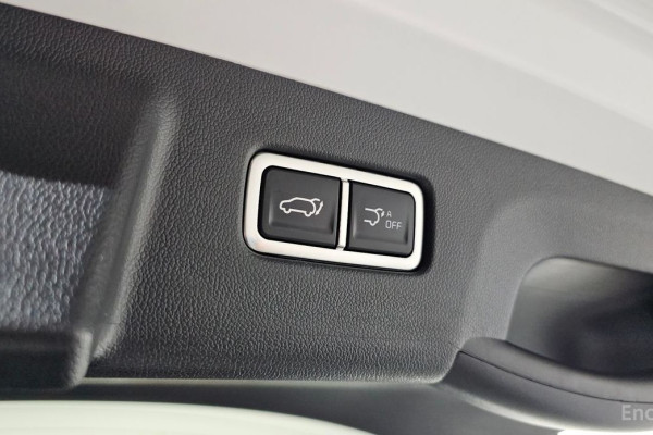 2024 Kia Sorento с пробегом 14 046 км