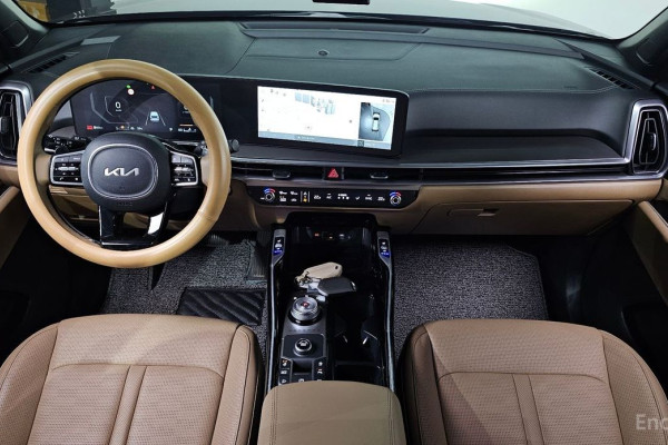 2023 Kia Sorento с пробегом 31 586 км