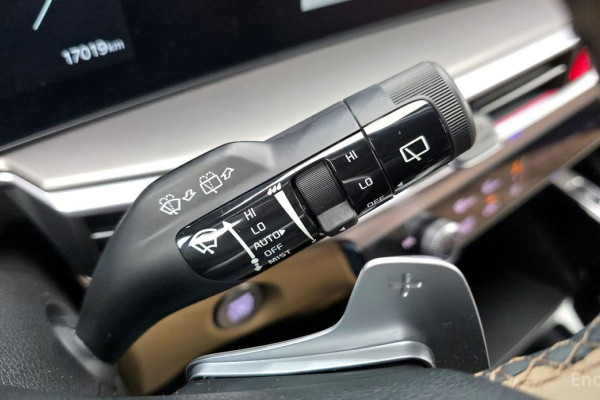 2023 Kia Sorento с пробегом 17 019 км