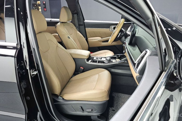 2023 Kia Sorento с пробегом 31 586 км