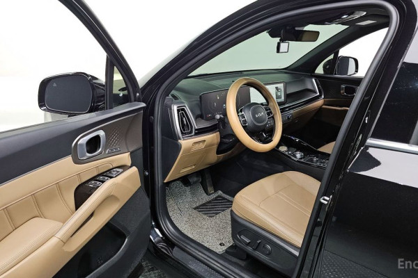 2023 Kia Sorento с пробегом 31 586 км