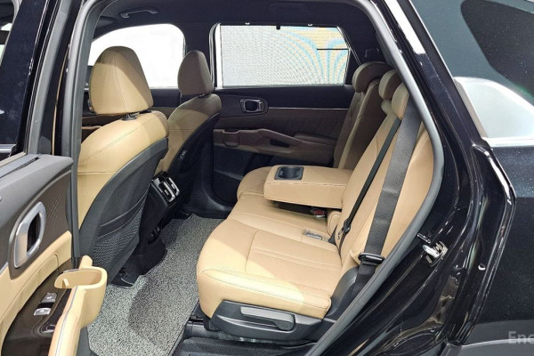 2023 Kia Sorento с пробегом 31 586 км