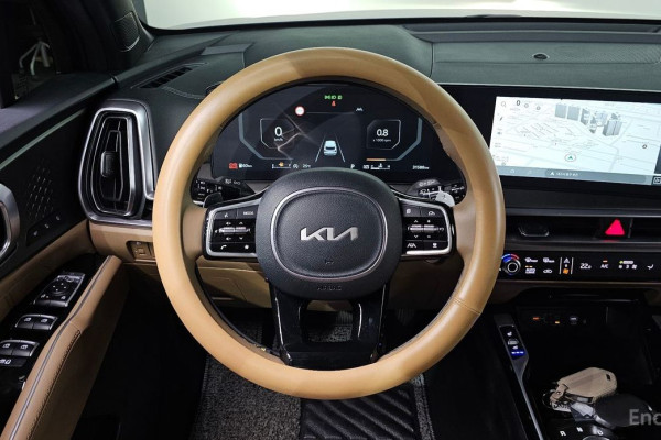 2023 Kia Sorento с пробегом 31 586 км