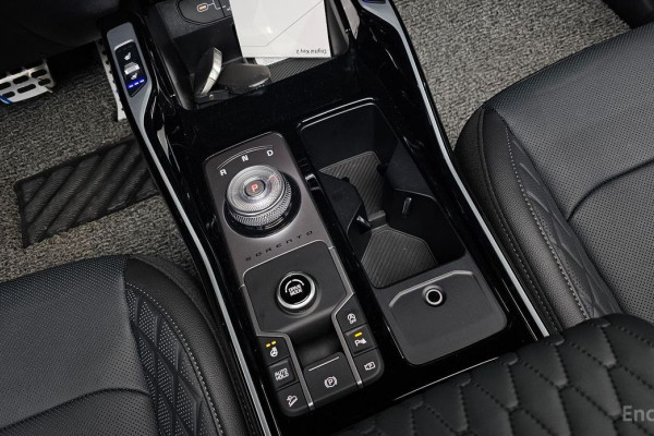 2025 Kia Sorento с пробегом 6 724 км