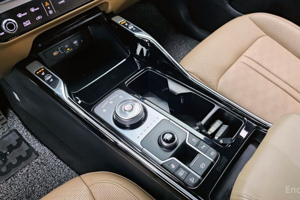 2023 Kia Sorento с пробегом 25 819 км