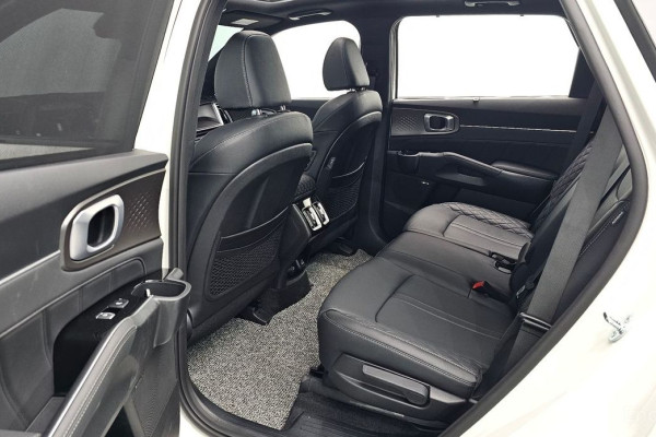 2025 Kia Sorento с пробегом 6 724 км