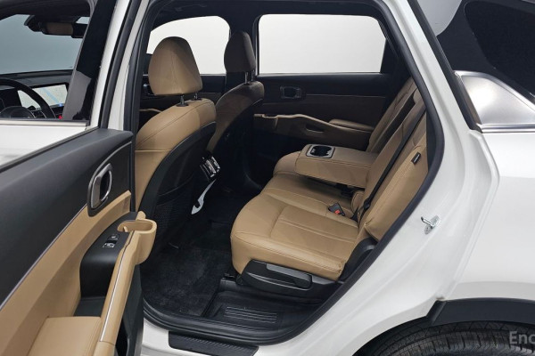 2024 Kia Sorento с пробегом 24 990 км