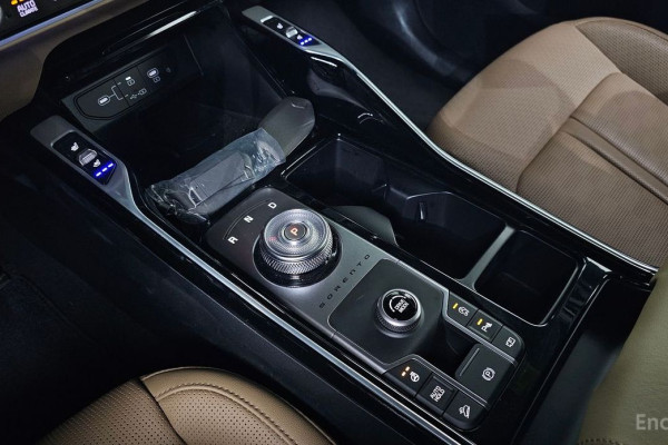 2024 Kia Sorento с пробегом 25 343 км