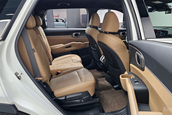 2023 Kia Sorento с пробегом 16 171 км