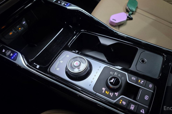 2024 Kia Sorento с пробегом 23 427 км