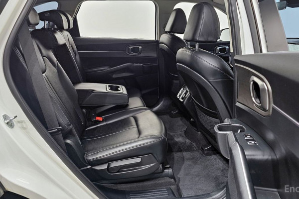 2023 Kia Sorento с пробегом 46 586 км