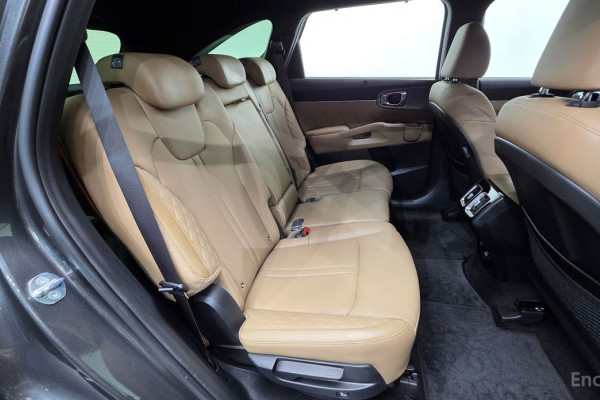 2024 Kia Sorento с пробегом 23 427 км