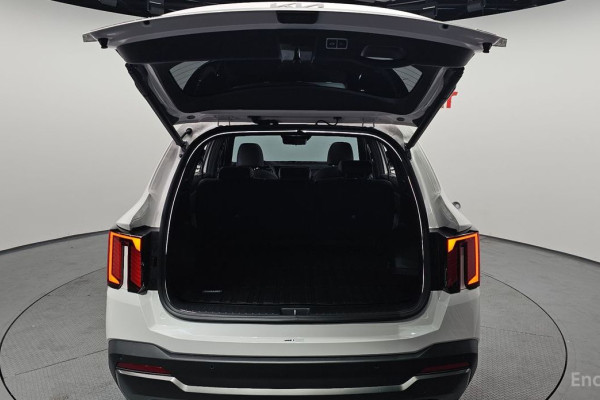 2025 Kia Sorento с пробегом 6 724 км